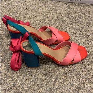 STRADIVARIUS COLORED HEELS